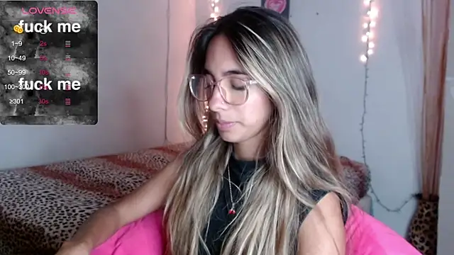 MitchWilson1 online show from October 2025 12:08:02 AM