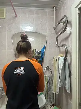 Snapshot of AlisaKissss chatting on December 2025 07:32:01 PM AlisaKissss online show from December 2025 07:32:01 PM