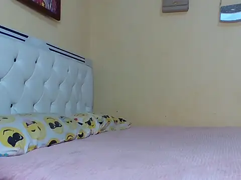 biggestbooty here online show from October 2025 01:01:01 PM
