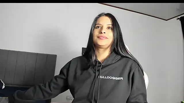 Snapshot of _elektrah chatting on December 2024 11:26:02 PM  elektrah online show from December 2024 11:26:02 PM