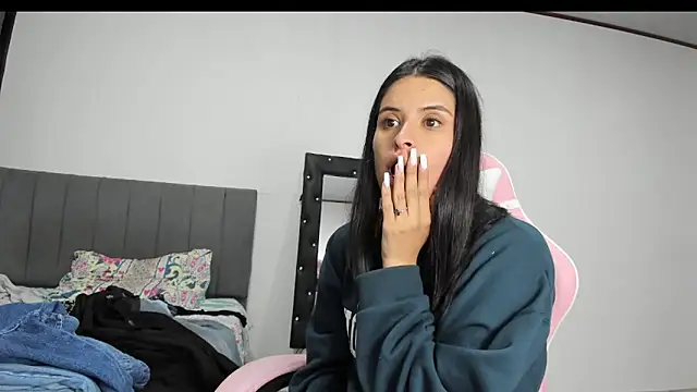 Snapshot of _elektrah chatting on February 2025 12:52:01 AM  elektrah online show from February 2025 12:52:01 AM