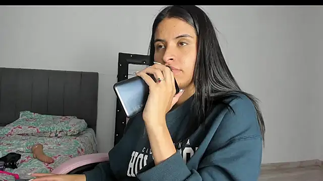 Snapshot of _elektrah chatting on February 2025 01:48:02 AM  elektrah online show from February 2025 01:48:02 AM