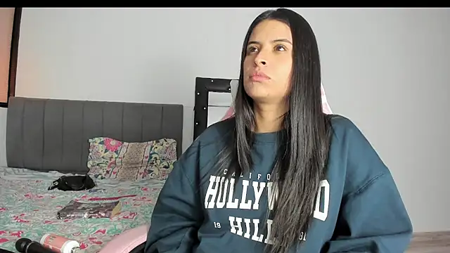 Snapshot of _elektrah chatting on February 2025 10:53:01 PM  elektrah online show from February 2025 10:53:01 PM