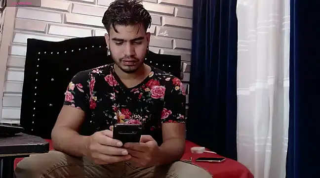 Snapshot of jaden_98_ chatting on February 2025 11:37:02 PM jaden 98 online show from February 2025 11:37:02 PM