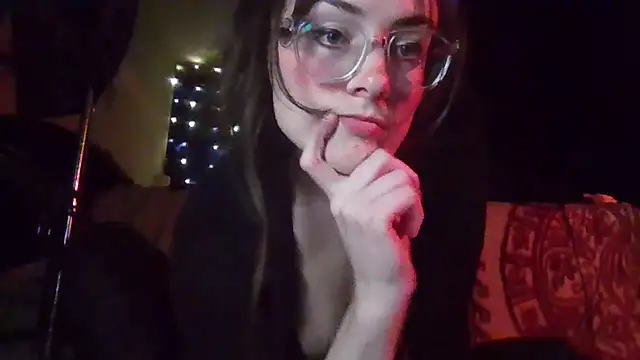 Snapshot of EyaDivine1 chatting on November 2025 03:43:02 AM EyaDivine1 online show from November 2025 03:43:02 AM