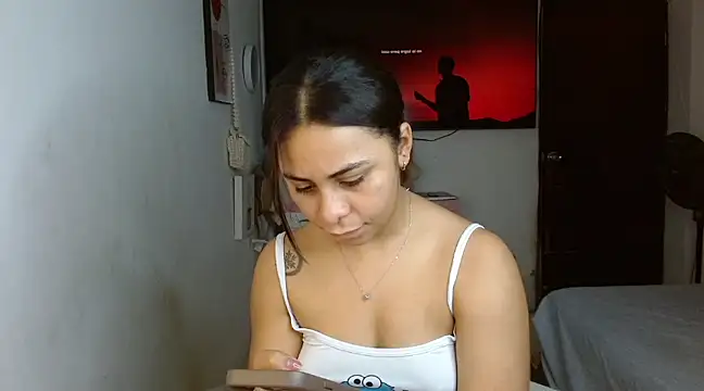 Snapshot of violet_leo chatting on February 2025 06:09:02 PM violet leo online show from February 2025 06:09:02 PM