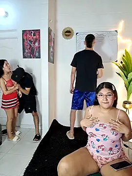 royalgirls x online show from February 2026 02:00:01 AM