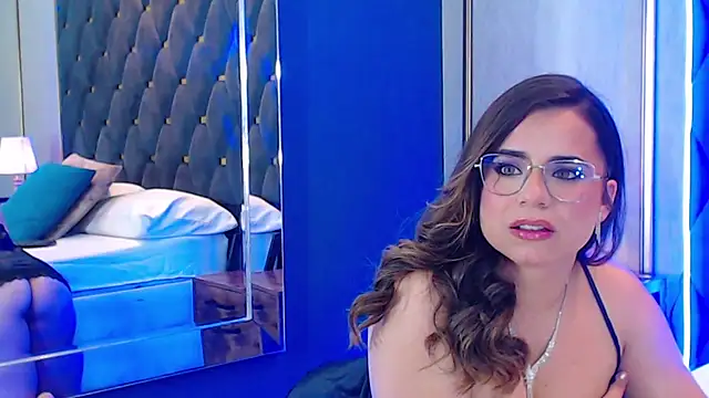 ThaniaJones online show from November 2025 03:11:01 PM