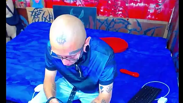 Snapshot of deivid_estrada chatting on September 2025 04:18:01 PM deivid estrada online show from September 2025 04:18:01 PM