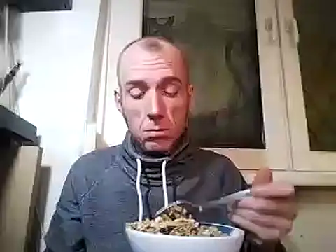 Snapshot of BongChannel chatting on January 2025 06:52:01 PM BongChannel online show from January 2025 06:52:01 PM