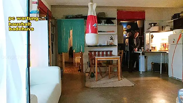 Snapshot of BongChannel chatting on January 2025 01:11:01 PM BongChannel online show from January 2025 01:11:01 PM