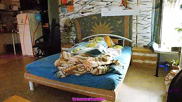 Snapshot of BongChannel chatting on January 2025 01:35:01 PM BongChannel online show from January 2025 01:35:01 PM