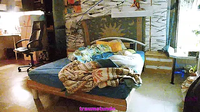 Snapshot of BongChannel chatting on January 2025 04:37:01 PM BongChannel online show from January 2025 04:37:01 PM