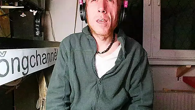 Snapshot of BongChannel chatting on January 2025 04:27:01 AM BongChannel online show from January 2025 04:27:01 AM