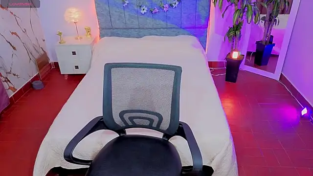 Lana stone  online show from February 2026 04:24:02 AM