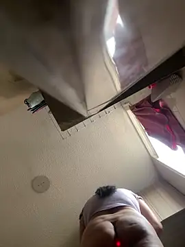 Snapshot of Kym_Owens chatting on March 2025 09:00:02 PM Kym Owens online show from March 2025 09:00:02 PM