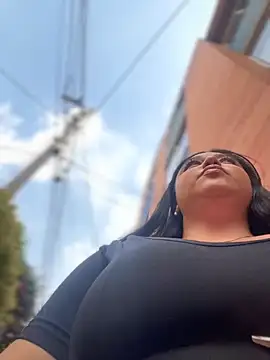 Snapshot of Kym_Owens chatting on October 2025 07:18:01 PM Kym Owens online show from October 2025 07:18:01 PM