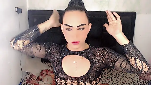 Michell Queen online show from April 2026 09:05:01 PM