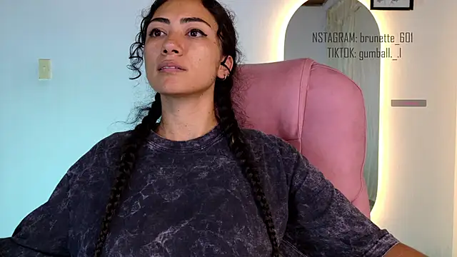 paula brunette online show from December 2025 04:42:02 AM