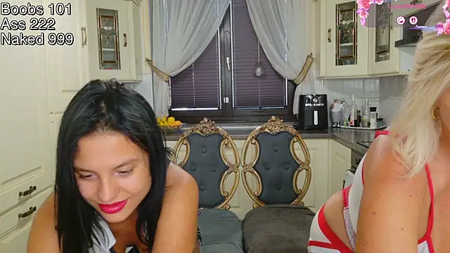 TUNDEROSE1 online show from July 2026 04:00:02 PM