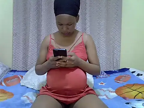 Snapshot of sweet_love002 chatting on January 2025 05:24:01 AM sweet love002 online show from January 2025 05:24:01 AM