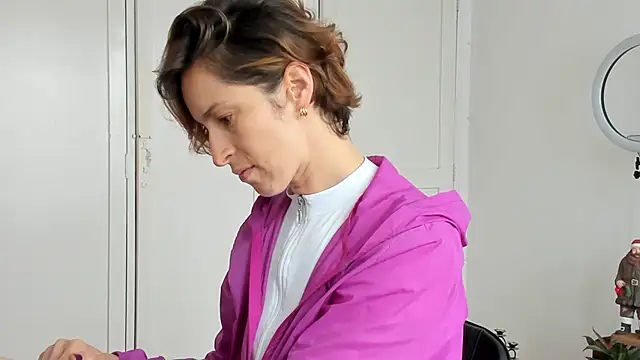 cuddlingbunny online show from November 2025 03:26:02 PM