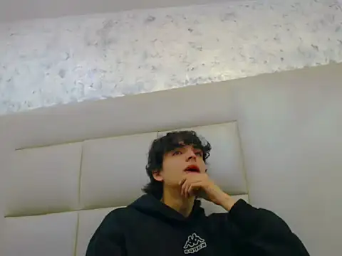 Sr BonnyEthan online show from February 2026 01:47:01 PM