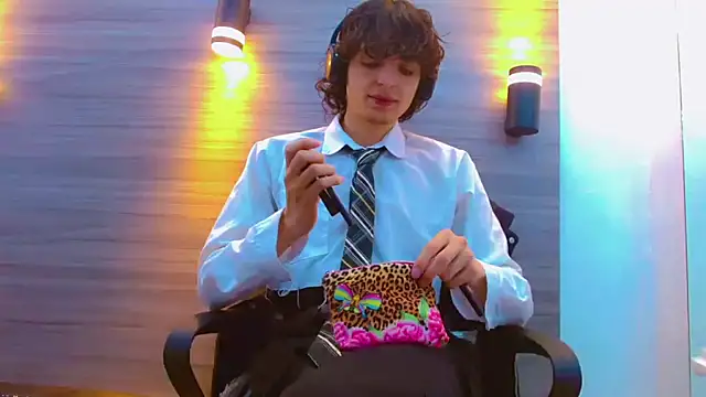 Sr BonnyEthan online show from April 2026 01:01:01 PM