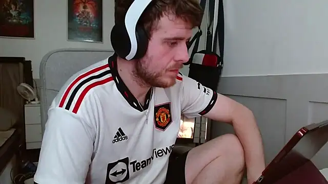 maxy49 online show from November 2025 01:26:02 PM