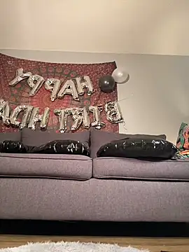 Your Paris online show from February 2025 02:47:01 AM