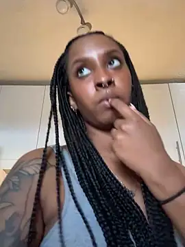 Your Paris online show from February 2025 10:19:01 PM