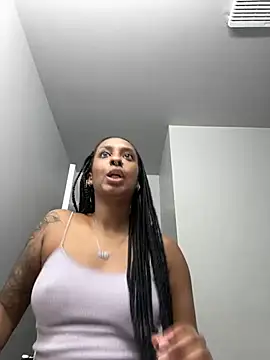 Your Paris online show from February 2025 08:33:01 PM