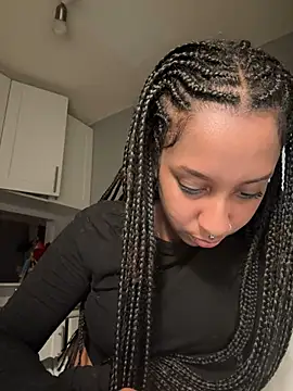 Your Paris online show from February 2025 01:14:02 AM