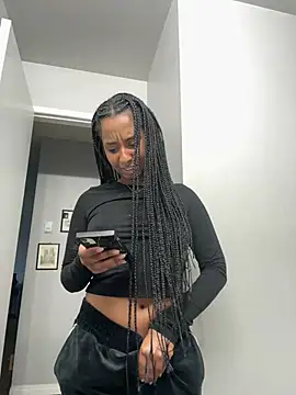 Your Paris online show from February 2025 12:38:02 AM