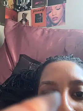 Your Paris online show from February 2025 10:31:01 PM