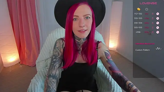 Roxy      online show from March 2025 08:32:02 PM