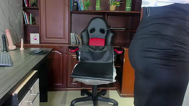 MissEscarleth online show from March 2025 02:38:02 AM