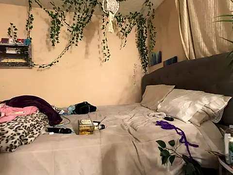 Snapshot of magicalc00ch chatting on December 2025 03:44:02 AM magicalc00ch online show from December 2025 03:44:02 AM