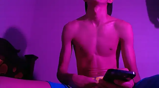 isaaclatino online show from December 2024 10:56:01 AM