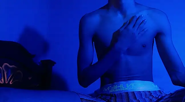 isaaclatino online show from December 2024 06:01:01 AM