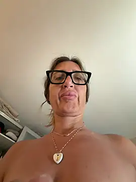 Snapshot of casalinga88 chatting on July 2026 06:10:01 AM casalinga88 online show from July 2026 06:10:01 AM