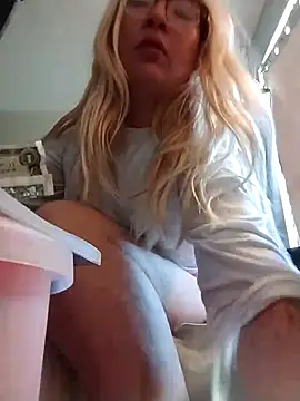 xWhoreAbleX Pika online show from April 2026 06:50:01 PM