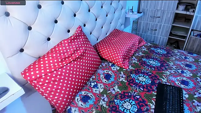 Snapshot of Krystal_Cruz chatting on March 2025 11:11:01 AM Krystal Cruz online show from March 2025 11:11:01 AM