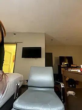 tatted-bitty online show from January 2026 02:15:01 AM