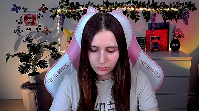 AliceCharmy online show from April 2026 03:43:01 PM