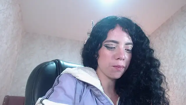 EmmaCowperr online show from January 2025 12:55:01 PM