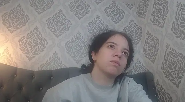 EmmaCowperr online show from March 2025 05:41:02 PM