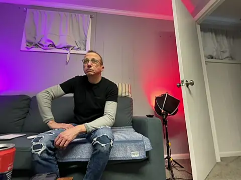 mouser21212 online show from March 2025 07:06:02 PM