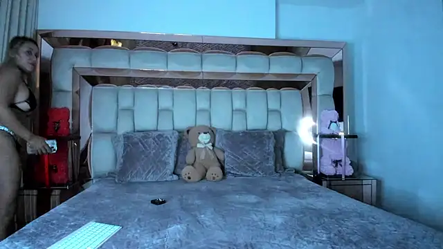 candy-sam28 online show from November 2025 11:04:02 PM