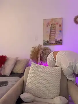 Ashleyjenner  online show from April 2026 02:44:01 PM